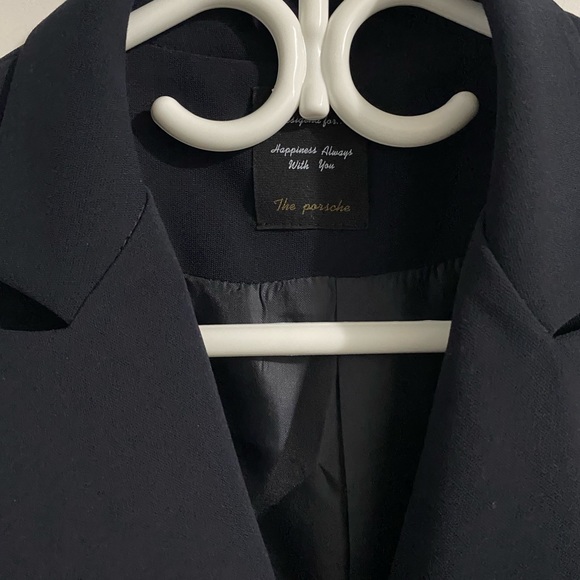 Asymmetrical Sleeveless Blazer - Picture 3 of 5